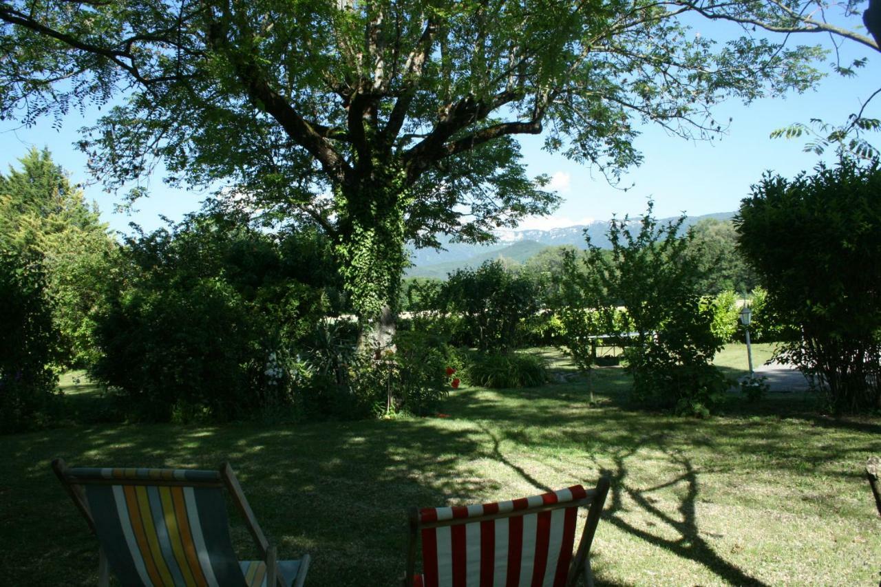 Le Domaine Des Rouges Queues Hotell Chateaudouble  Eksteriør bilde