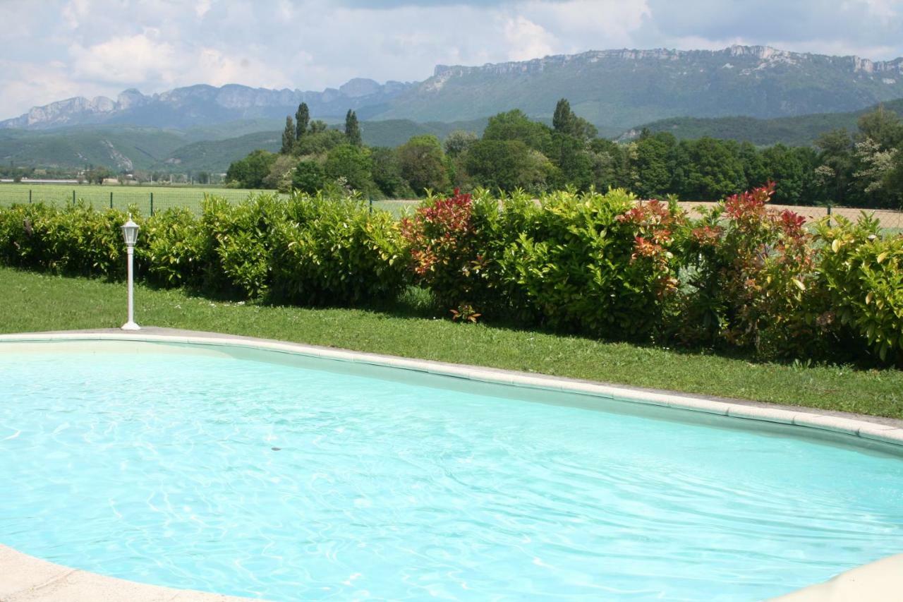 Le Domaine Des Rouges Queues Hotell Chateaudouble  Eksteriør bilde